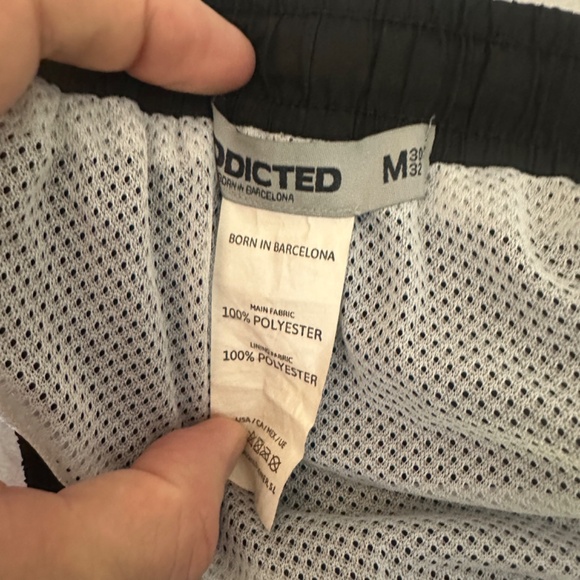 Addicted Swim Trunks Medium 30-32" waist 1.5" inseam Gently worn 100% polyester - Picture 4 of 4